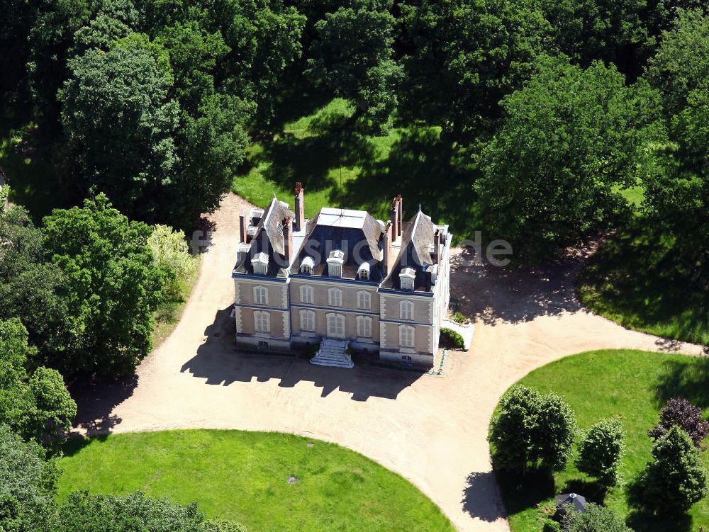 Fougères-sur-Bièvre aus der Vogelperspektive: Château de la Boulas in Fougères-sur-Bièvre im Loiretal