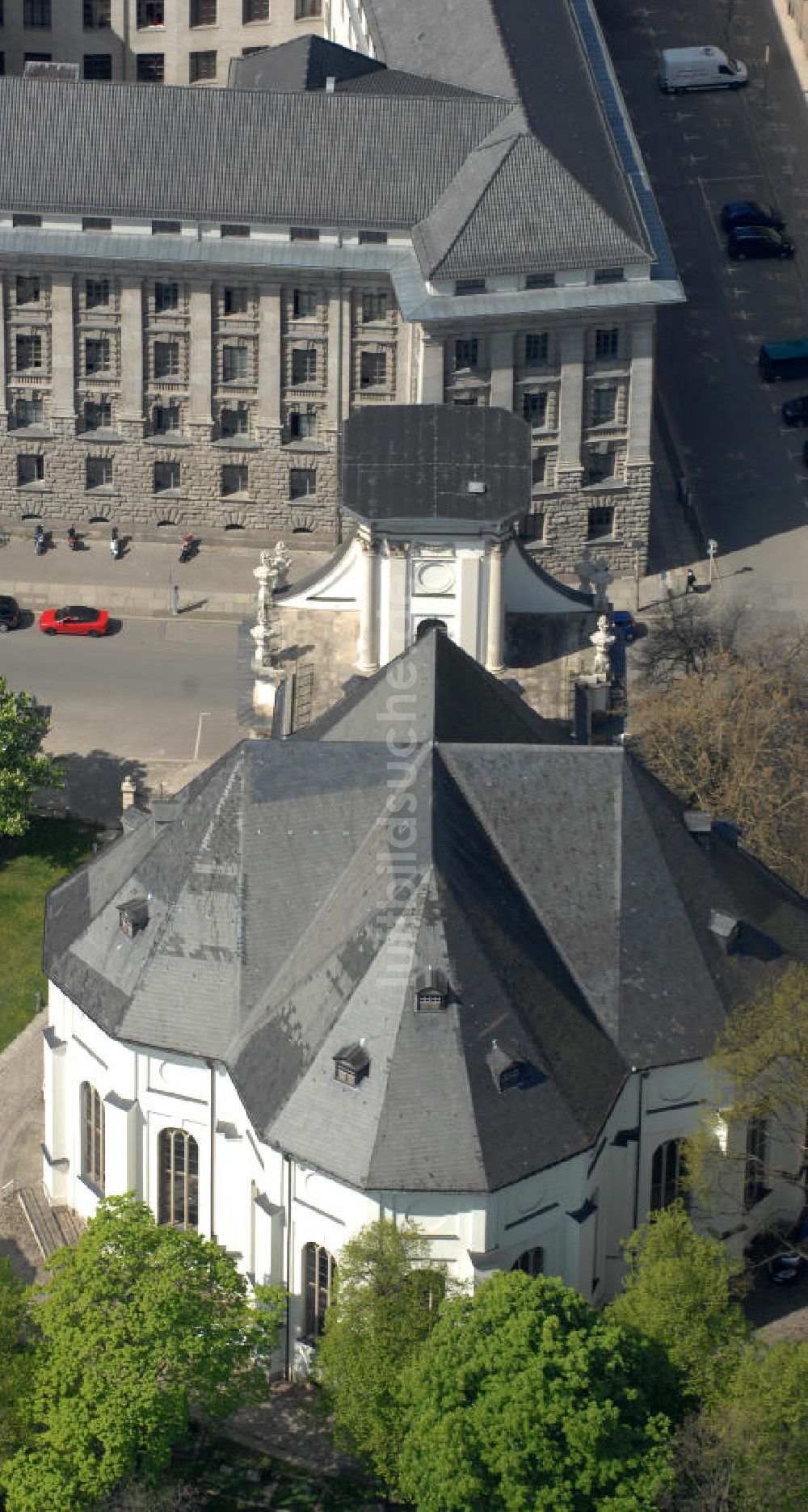 Luftbild Berlin - Church Parochialkirche Klosterstrasse Berlin-Mitte