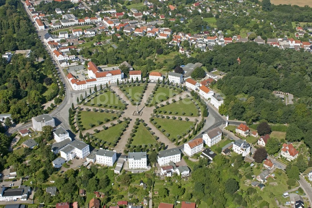 Luftaufnahme Putbus - Circus in Putbus auf der Insel Rügen im Bundesland Mecklenburg-Vorpommern