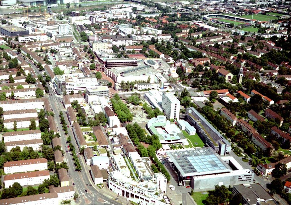 Wolfsburg von oben - CITY GALERIE der ECE-Projekt GmbH im Stadtzentrum von Wolfsburg.