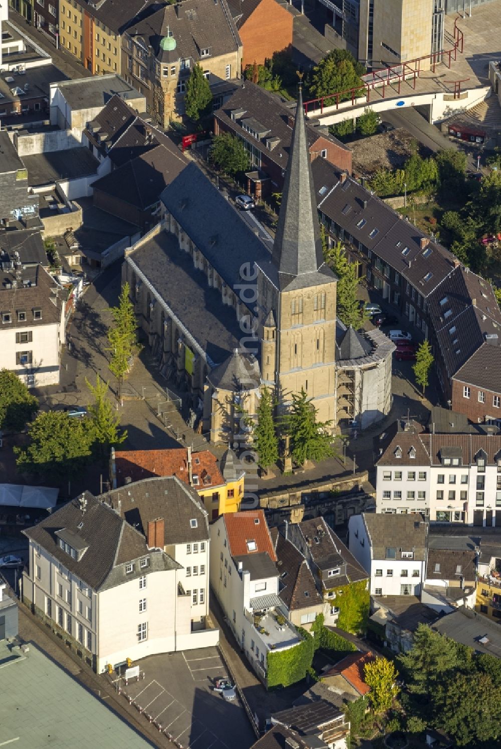 Mönchengladbach von oben - Citykirche Alter Markt in Mönchengladbach in Nordrhein-Westfalen