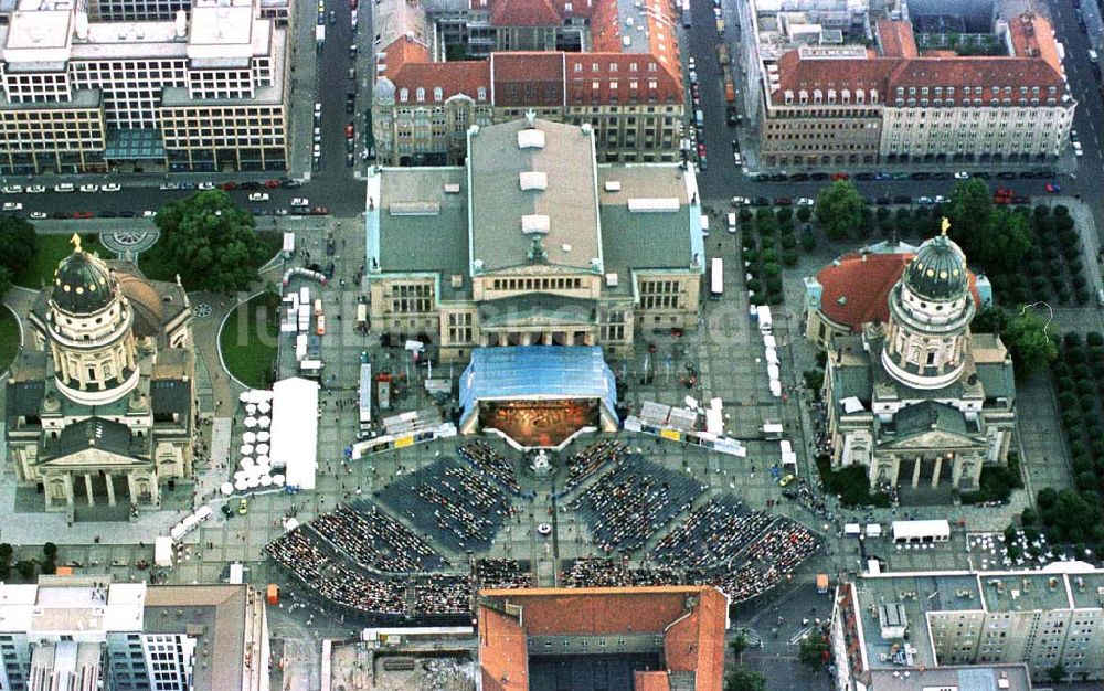 Luftbild Berlin - Classic Open Air - Konzert auf dem Berliner Gendarmenmarkt in Mitte.