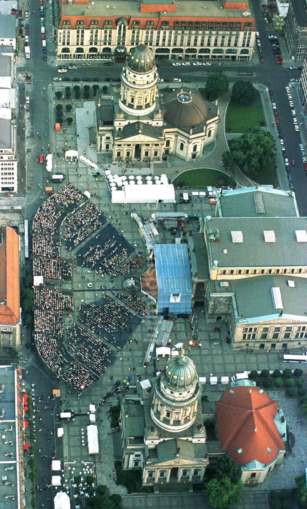 Berlin von oben - Classic Open Air - Konzert auf dem Berliner Gendarmenmarkt in Mitte.