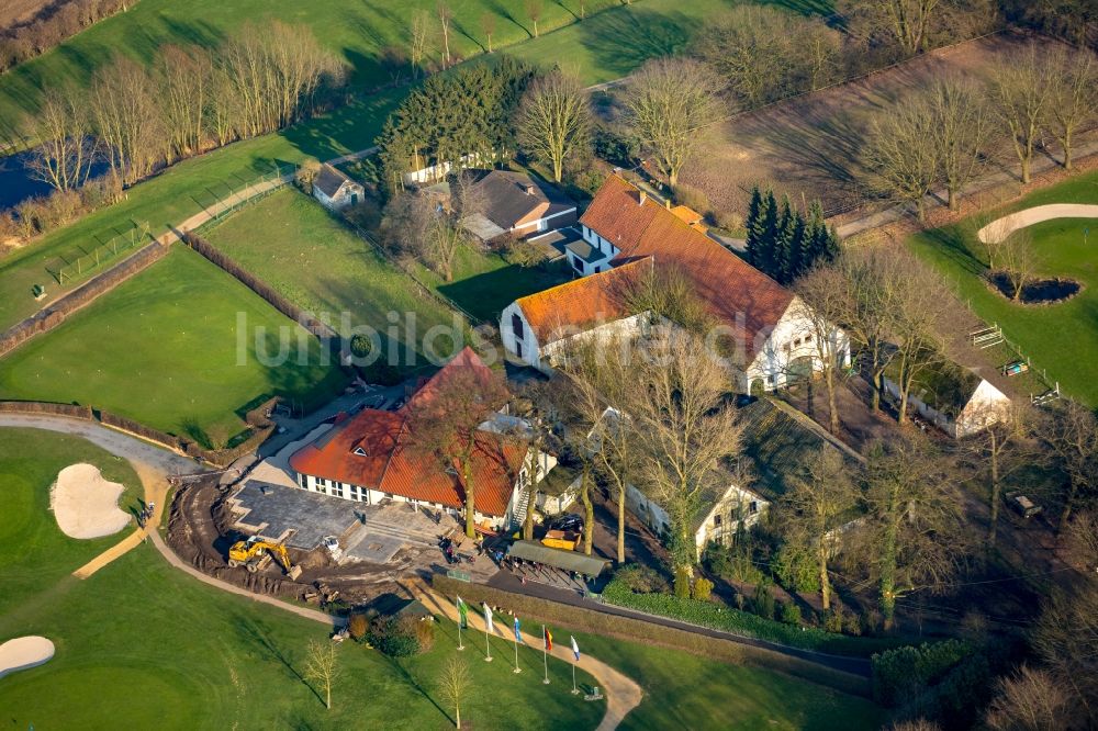 Luftaufnahme Emmerich am Rhein - Club- Gebäude am Golfplatz des Golfclub Borghees e.V. in Emmerich am Rhein im Bundesland Nordrhein-Westfalen