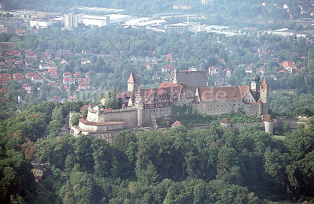 Coburg / Bayern aus der Vogelperspektive: Coburg / Bayern Ansicht vom Coburger Stadtteil Veste (westlich von Coburg) mit der Coburger Burg Kunstsammlungen der Veste Coburg Adresse: Kunstsammlungen der Veste Coburg 96450 Coburg Tel