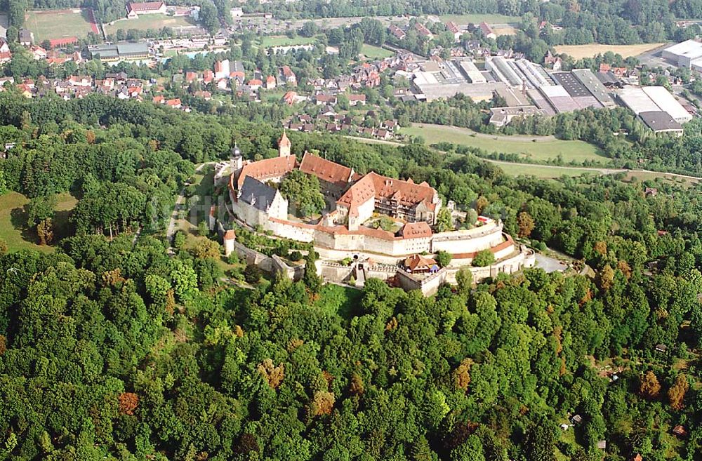 Luftbild Coburg / Bayern - Coburg / Bayern Ansicht vom Coburger Stadtteil Veste (westlich von Coburg) mit der Coburger Burg; westlich grenzt der Hofgarten an Kunstsammlungen der Veste Coburg Adresse: Kunstsammlungen der Veste Coburg 96450 Coburg Tel