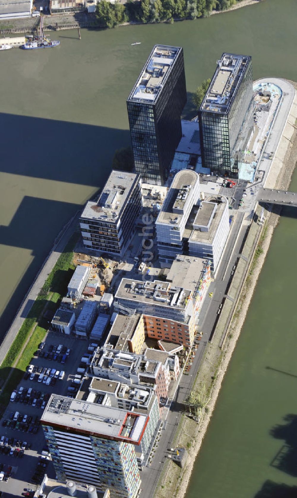 Luftbild Düsseldorf - Colorium und Zwillingstürme im Medienhafen Düsseldorf