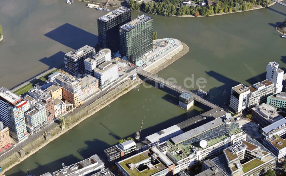 Düsseldorf von oben - Colorium und Zwillingstürme im Medienhafen Düsseldorf