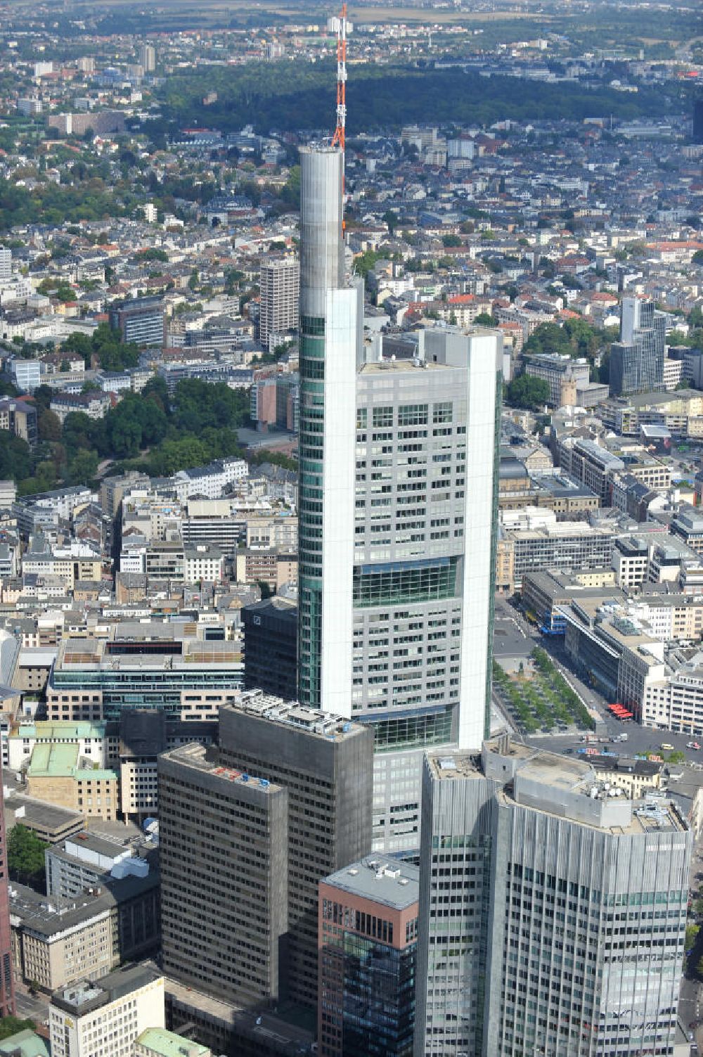 Luftbild FRANKFURT AM MAIN - Commerzbank-Tower ( Frankfurt am Main )