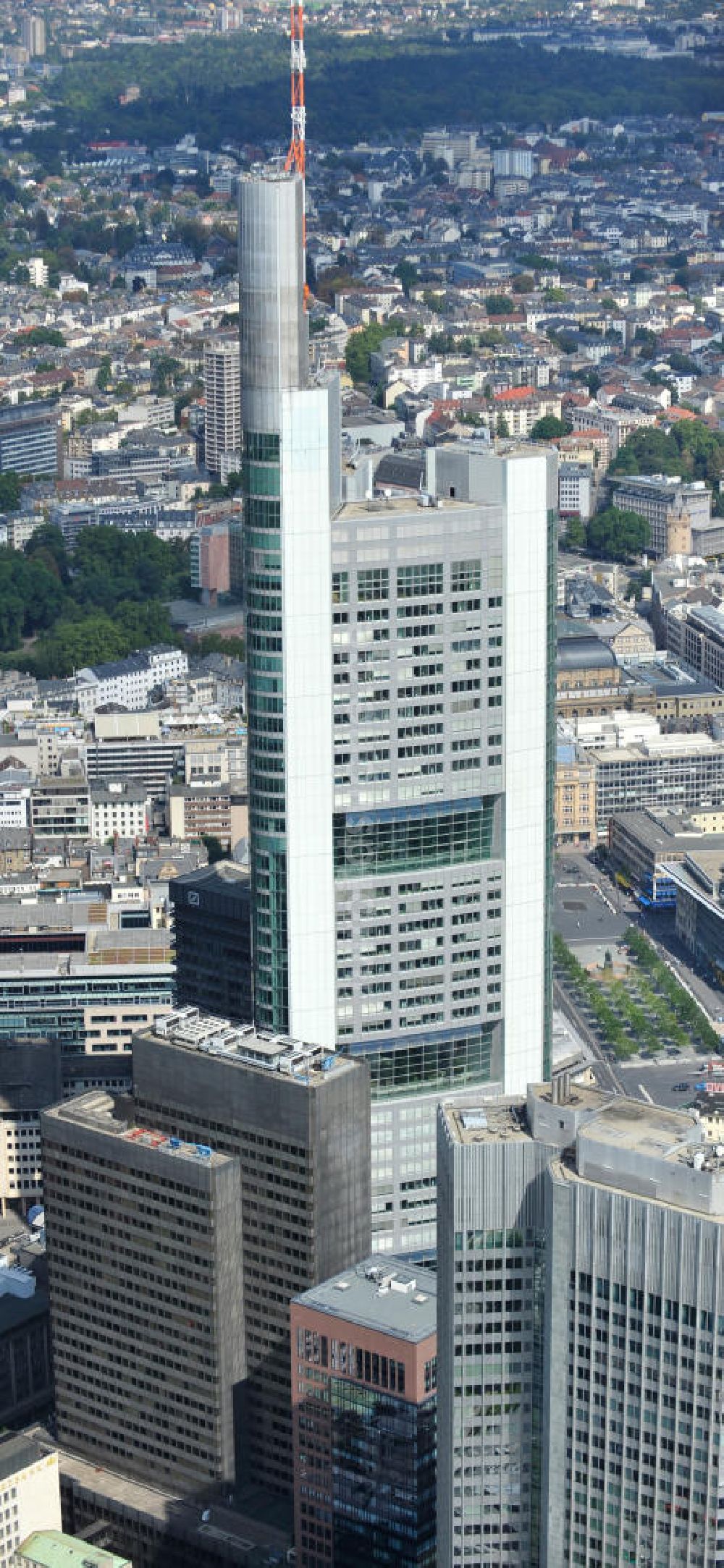 Luftaufnahme FRANKFURT AM MAIN - Commerzbank-Tower ( Frankfurt am Main )