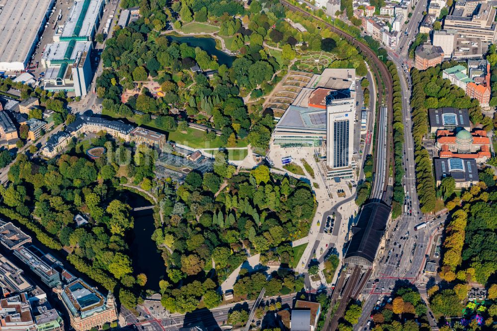 Luftaufnahme Hamburg - Congress Center am Hochhaus- Gebäude der Hotelanlage Radisson Blu in Hamburg, Deutschland