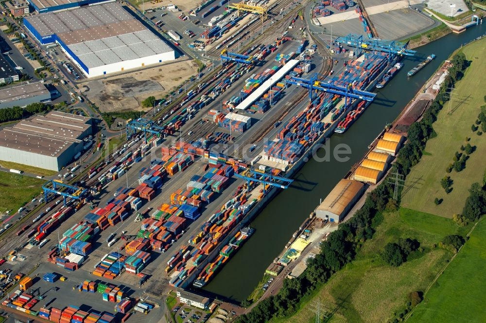 Duisburg aus der Vogelperspektive: Container und Becken am DIT Duisburg Intermodal Terminal im Logistikzentrum logport in Duisburg im Bundesland Nordrhein-Westfalen