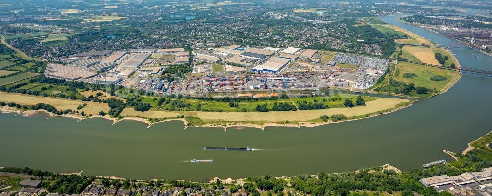 Duisburg von oben - Container und Becken am DIT Duisburg Intermodal Terminal im Logistikzentrum logport in Duisburg im Bundesland Nordrhein-Westfalen