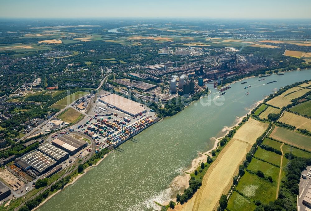 Luftbild Duisburg - Container und Becken am DIT Duisburg Intermodal Terminal im Logistikzentrum logport in Duisburg im Bundesland Nordrhein-Westfalen