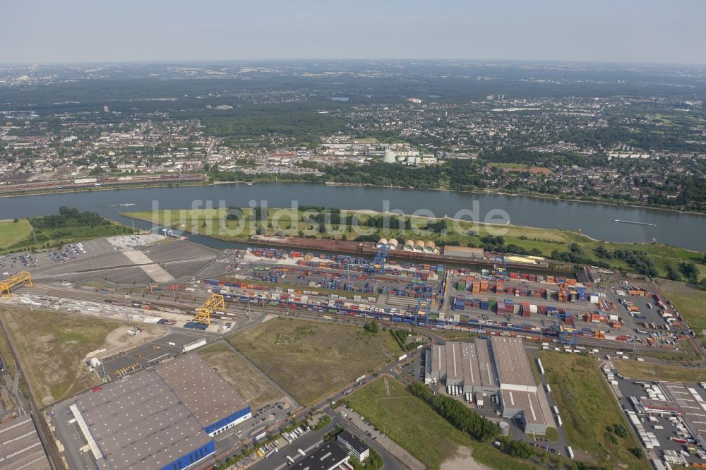 Duisburg von oben - Container- Terminal am Container - Hafen an der Rotterdamer Straße in Duisburg im Bundesland Nordrhein-Westfalen