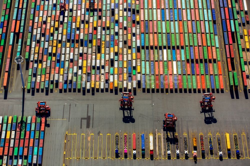 Hamburg von oben - Container- Terminal am ehemaligen Freihafen in Hamburg