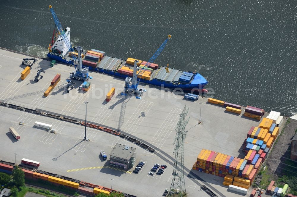 Luftaufnahme Lübeck - Container- Terminal im GVZ Güterverkehrszentrum in Lübeck im Bundesland Schleswig-Holstein