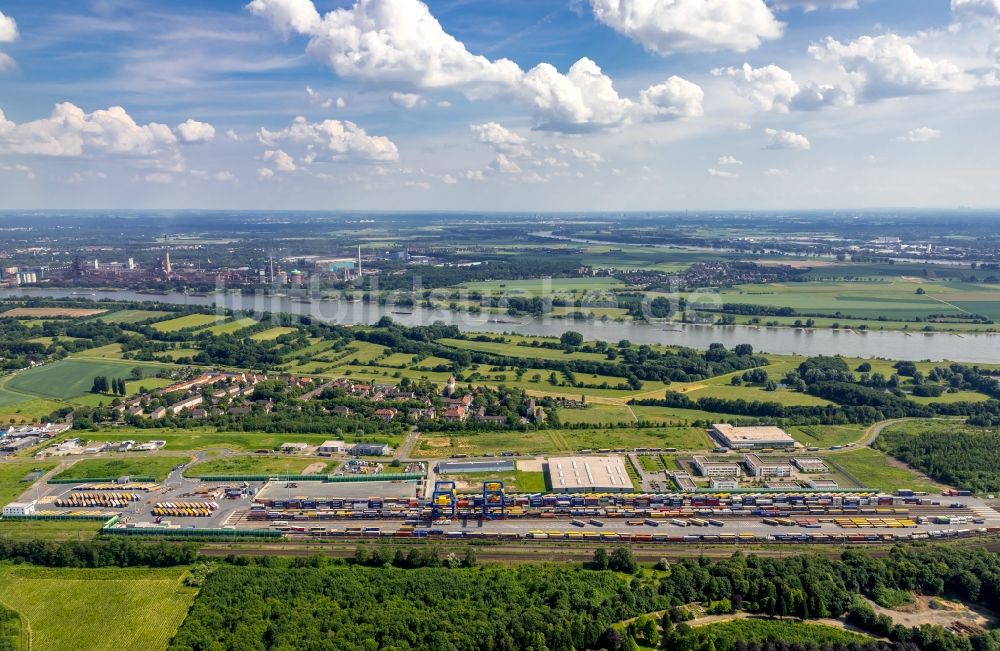 Luftaufnahme Duisburg - Container- Terminal im GVZ Güterverkehrszentrum im Ortsteil Hohenbudberg in Duisburg im Bundesland Nordrhein-Westfalen, Deutschland