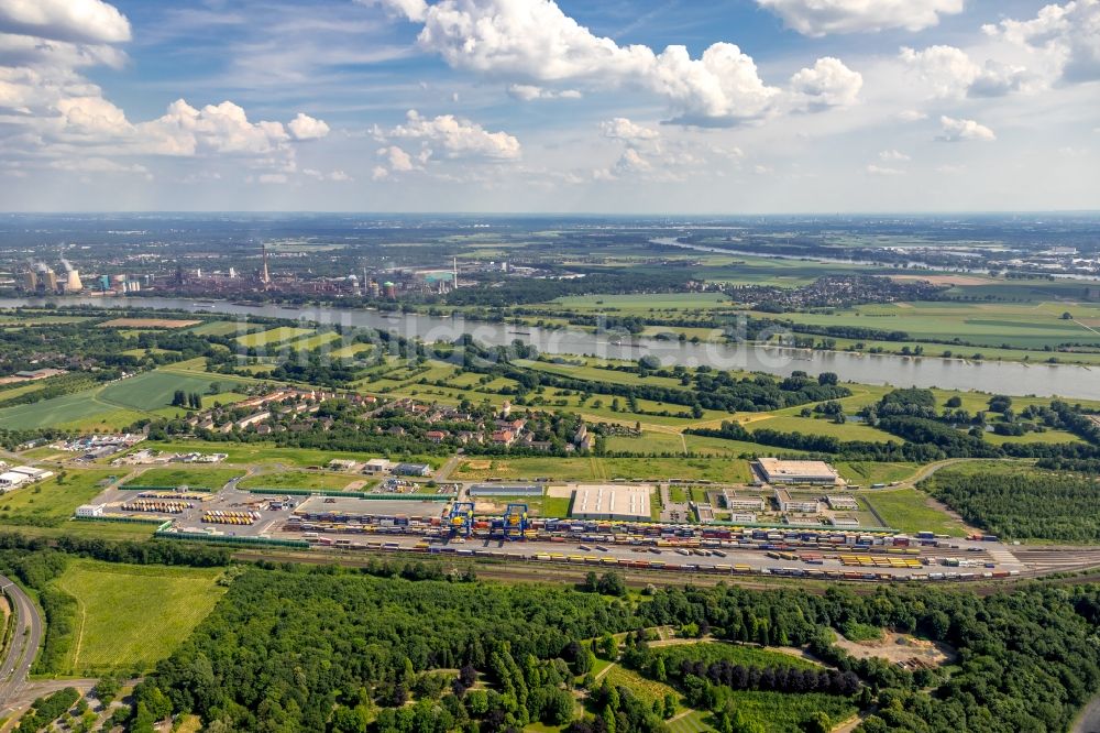 Duisburg von oben - Container- Terminal im GVZ Güterverkehrszentrum im Ortsteil Hohenbudberg in Duisburg im Bundesland Nordrhein-Westfalen, Deutschland