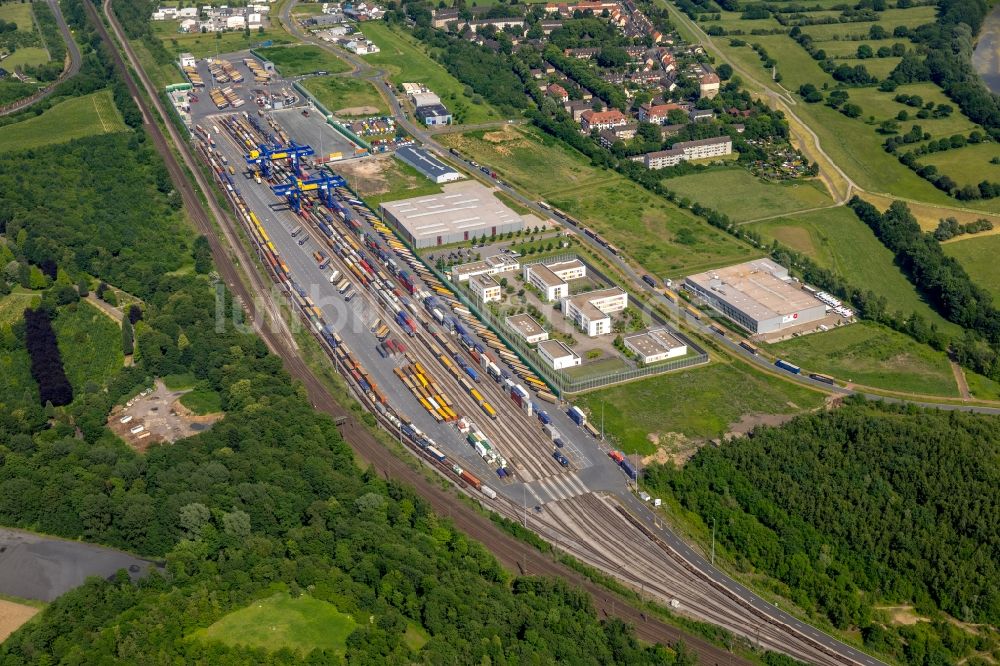 Duisburg von oben - Container- Terminal im GVZ Güterverkehrszentrum im Ortsteil Hohenbudberg in Duisburg im Bundesland Nordrhein-Westfalen, Deutschland