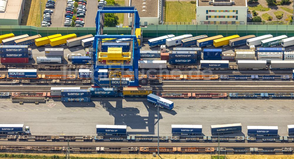 Duisburg aus der Vogelperspektive: Container- Terminal im GVZ Güterverkehrszentrum im Ortsteil Rheinhausen in Duisburg im Bundesland Nordrhein-Westfalen, Deutschland