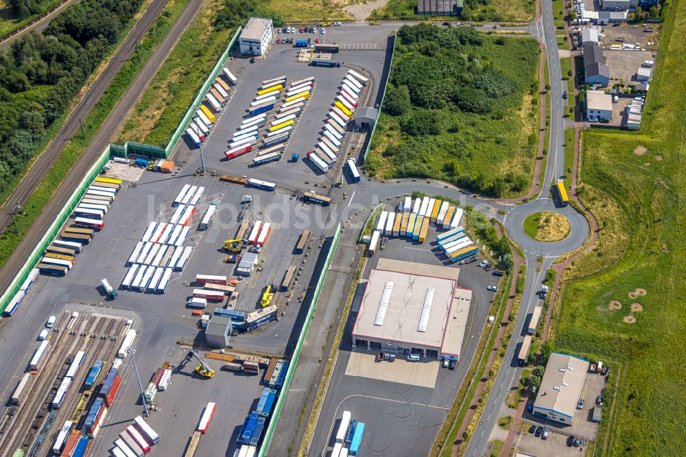 Duisburg aus der Vogelperspektive: Container- Terminal im GVZ Güterverkehrszentrum im Ortsteil Rheinhausen in Duisburg im Bundesland Nordrhein-Westfalen, Deutschland