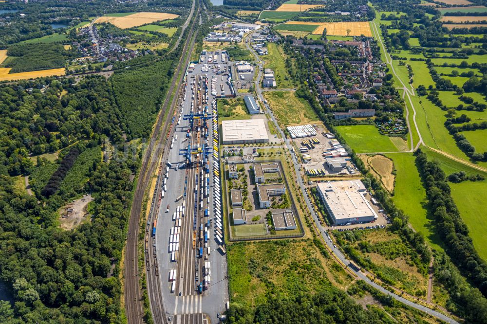 Luftbild Duisburg - Container- Terminal im GVZ Güterverkehrszentrum im Ortsteil Rheinhausen in Duisburg im Bundesland Nordrhein-Westfalen, Deutschland