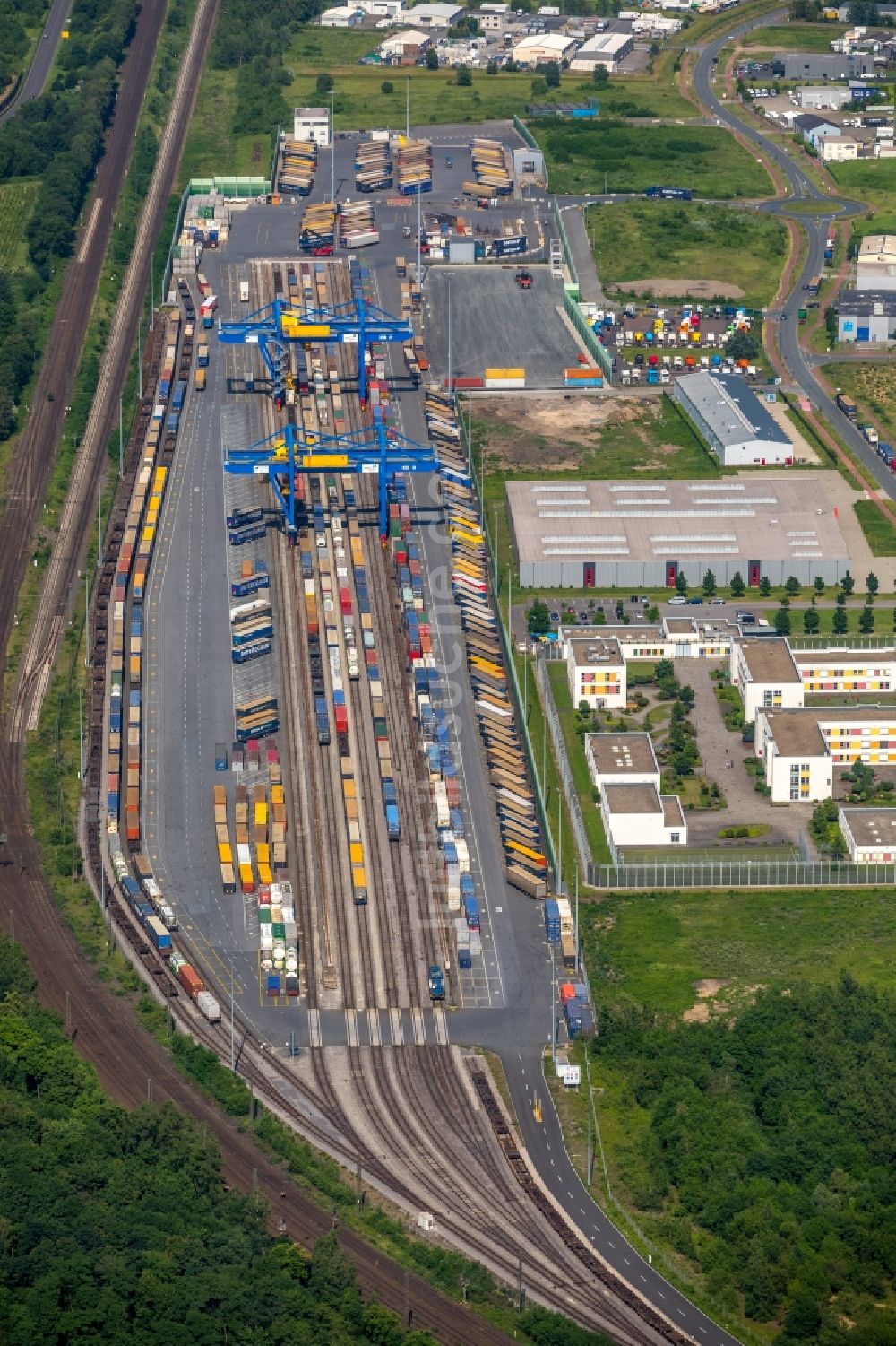 Luftaufnahme Duisburg - Container- Terminal Samskip Multimodal Rail Terminal in Duisburg im Bundesland Nordrhein-Westfalen, Deutschland