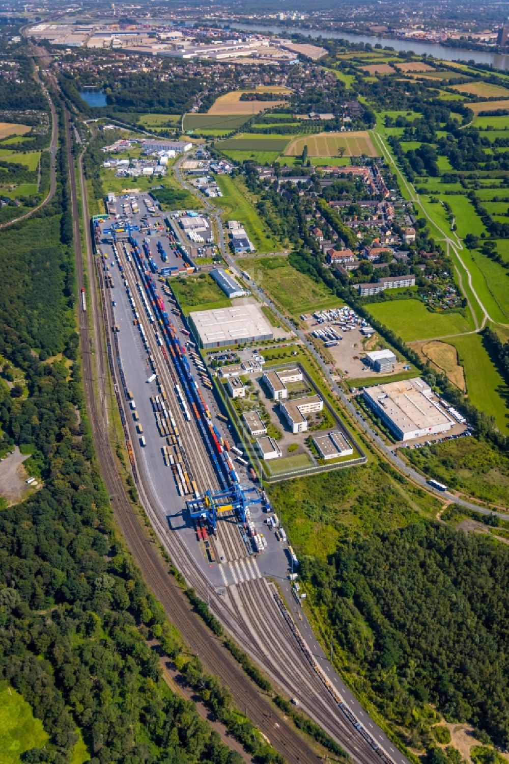 Luftaufnahme Duisburg - Container- Terminal Samskip Multimodal Rail Terminal im logport in Duisburg im Bundesland Nordrhein-Westfalen, Deutschland