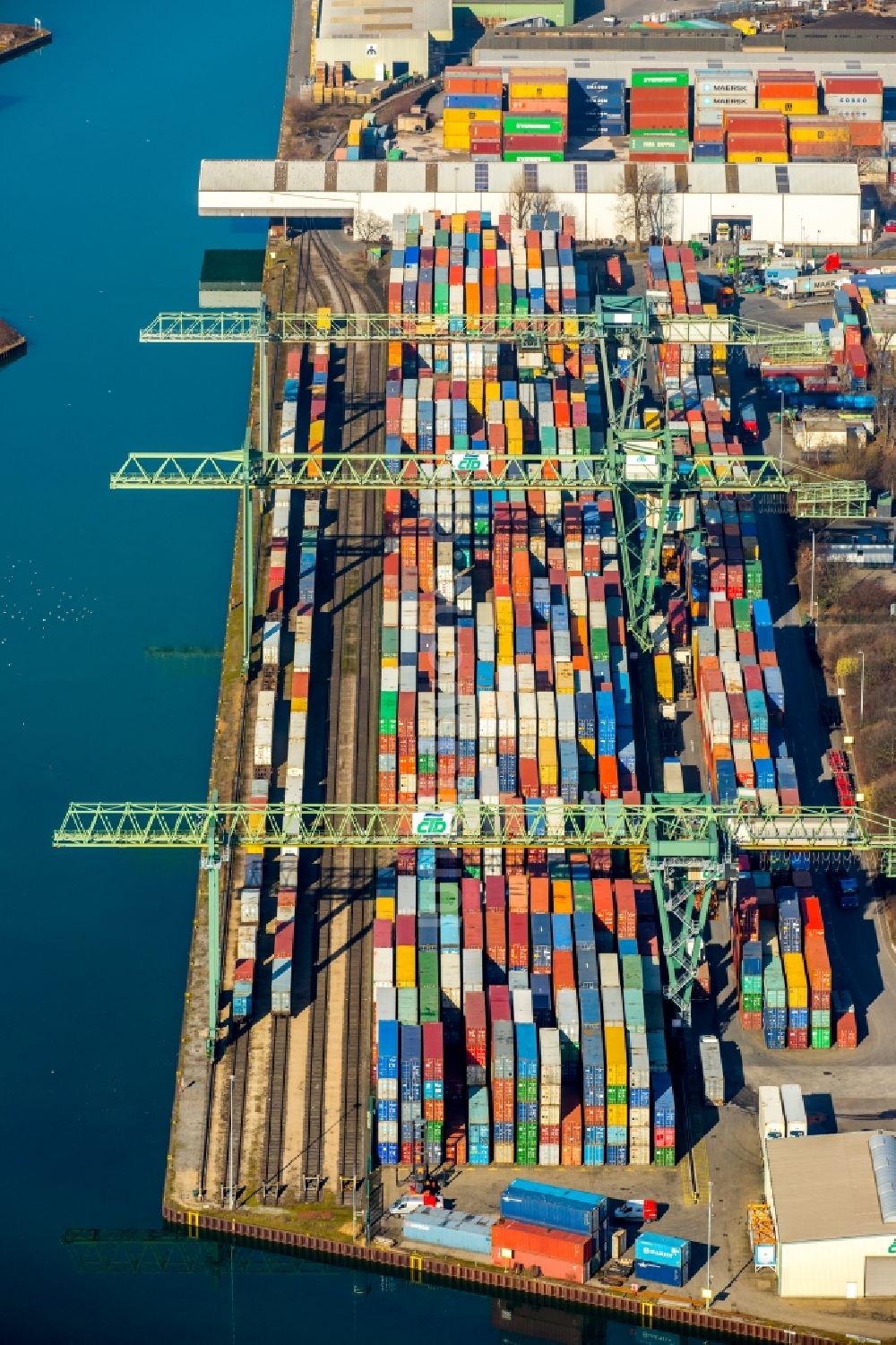 Luftbild Dortmund - Container - Terminal - und Verladestation im Dortmunder Hafen in Dortmund im Bundesland Nordrhein-Westfalen