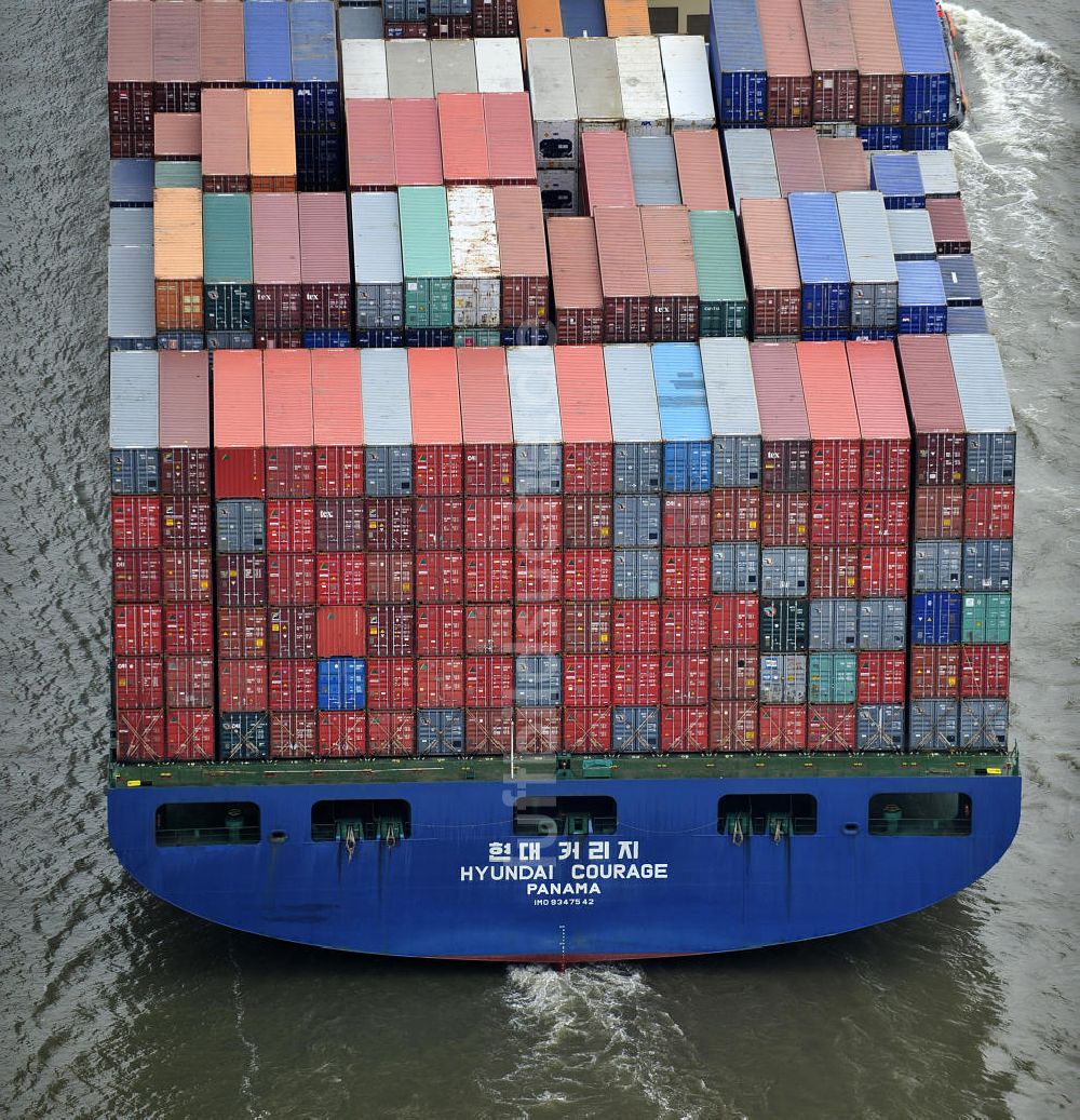 Luftbild BRUNSBÜTTEL - Containerriese ?HYUNDAI Courage auf der Elbe