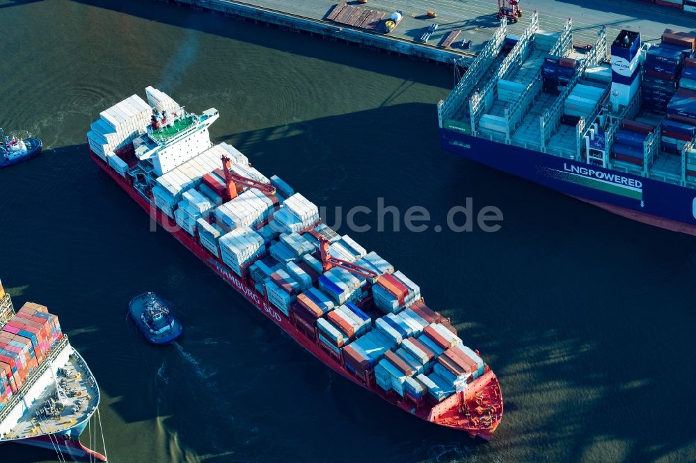 Hamburg aus der Vogelperspektive: Containerschiff Hamburg Süd Polar Brasil am Burchardkai im Hafen im Ortsteil Waltershof in Hamburg, Deutschland