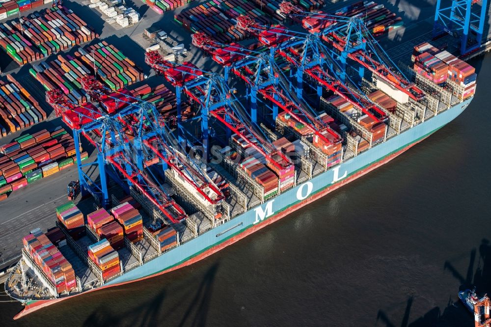 Hamburg aus der Vogelperspektive: Containerschiff Mol-Treasure am Burchardkai im Hafen im Ortsteil Waltershof in Hamburg, Deutschland