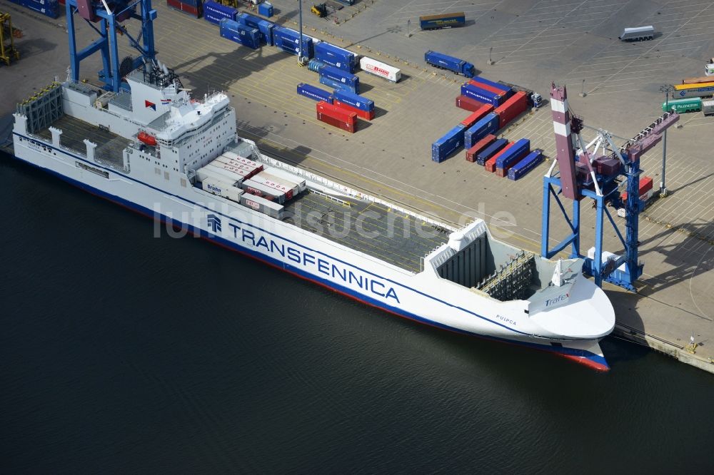 Luftaufnahme Lübeck - Containerschiff der Reederei Spliethoffs Bevrachtungskantoor BV im Hafen in Lübeck im Bundesland Schleswig-Holstein