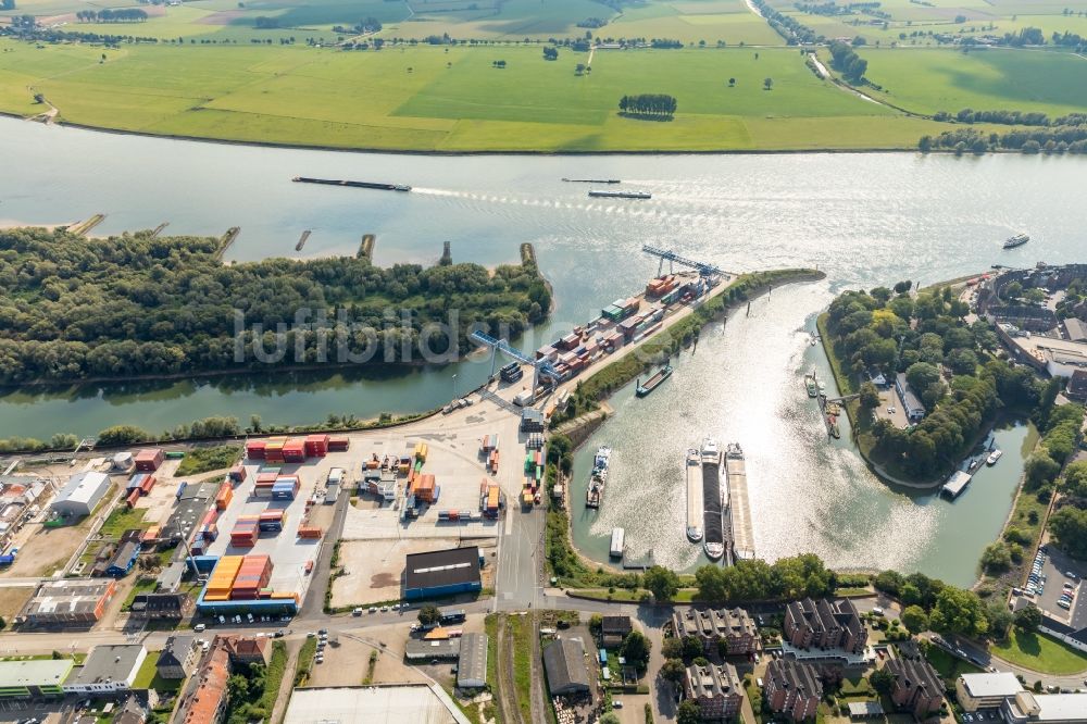 Emmerich am Rhein von oben - Containerterminal am Binnenhafen in Emmerich am Rhein im Bundesland Nordrhein-Westfalen, Deutschland