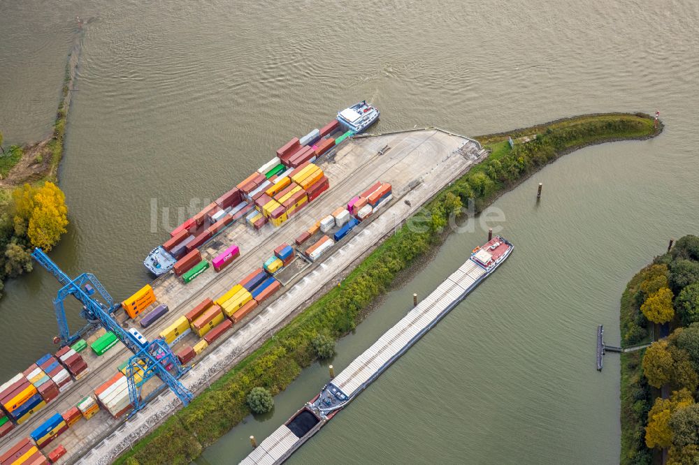 Emmerich am Rhein aus der Vogelperspektive: Containerterminal am Binnenhafen in Emmerich am Rhein im Bundesland Nordrhein-Westfalen, Deutschland