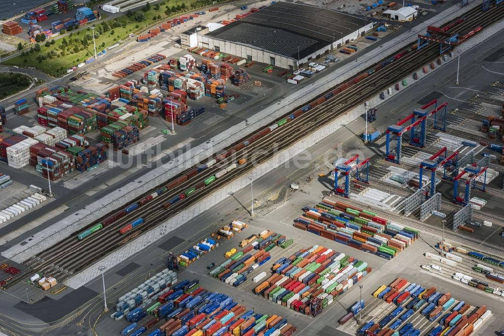 Luftaufnahme Hamburg - Containerterminal im Containerhafen des Überseehafen Hamburg in Hamburg, Deutschland