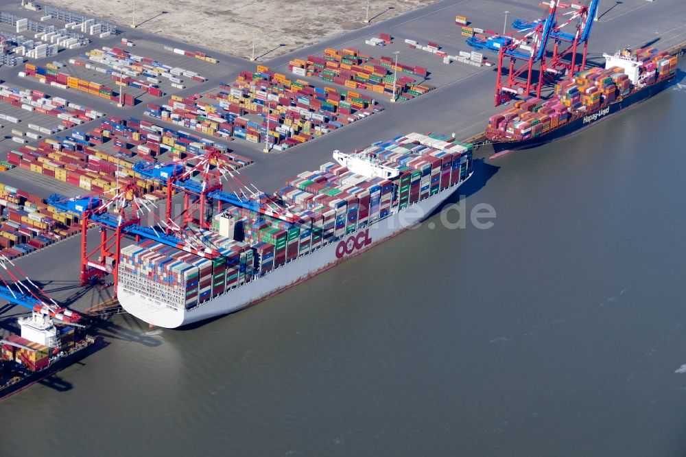 Wilhelmshaven aus der Vogelperspektive: Containerterminal im Containerhafen des Überseehafen des Jade Weser Port ( JWP ) an der Nordsee in Wilhelmshaven im Bundesland Niedersachsen, Deutschland