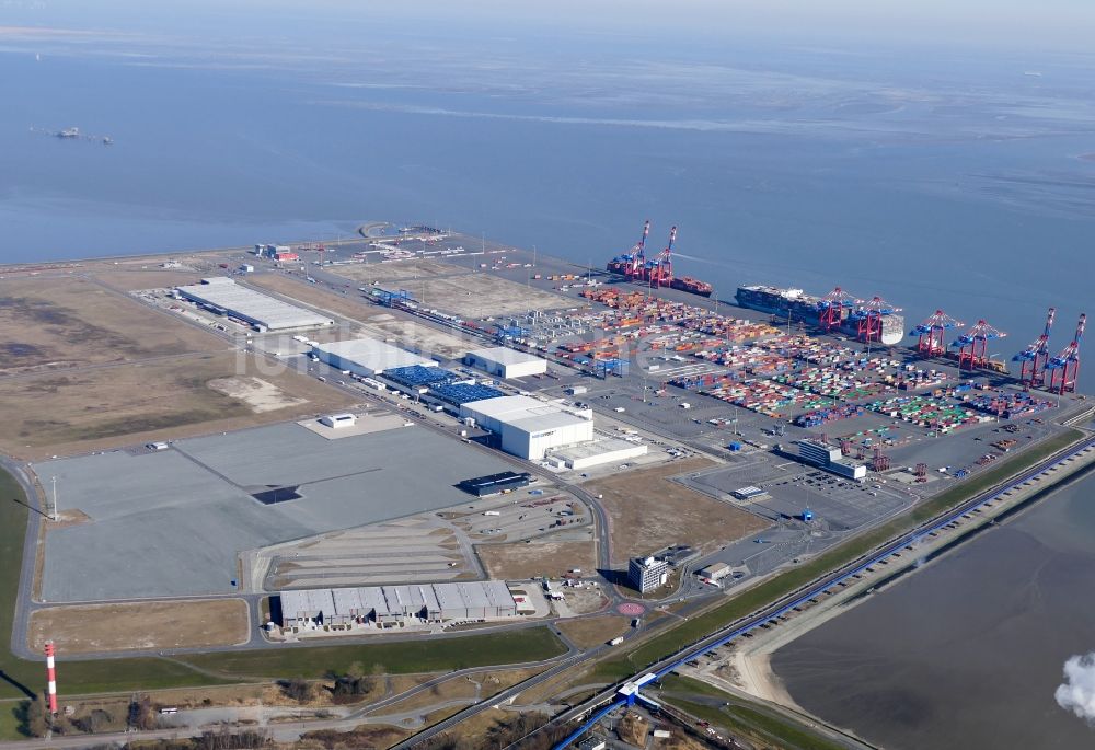 Wilhelmshaven von oben - Containerterminal im Containerhafen des Überseehafen des Jade Weser Port ( JWP ) an der Nordsee in Wilhelmshaven im Bundesland Niedersachsen, Deutschland