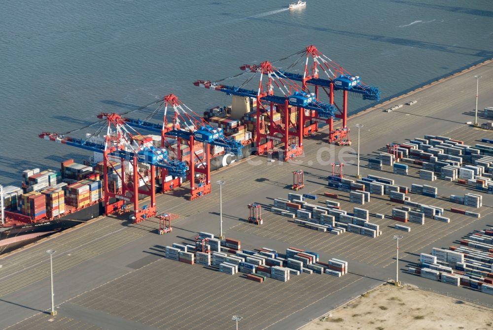 Luftbild Wilhelmshaven - Containerterminal im Containerhafen des Überseehafen JadeWeserPort ( JWP )in Wilhelmshaven im Bundesland Niedersachsen, Deutschland