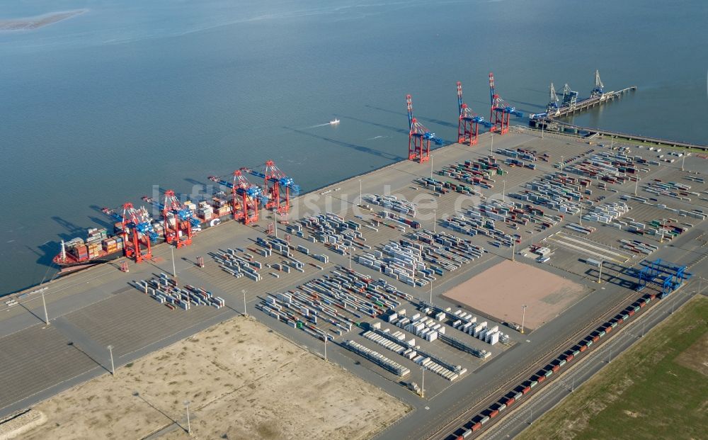 Luftaufnahme Wilhelmshaven - Containerterminal im Containerhafen des Überseehafen JadeWeserPort ( JWP )in Wilhelmshaven im Bundesland Niedersachsen, Deutschland