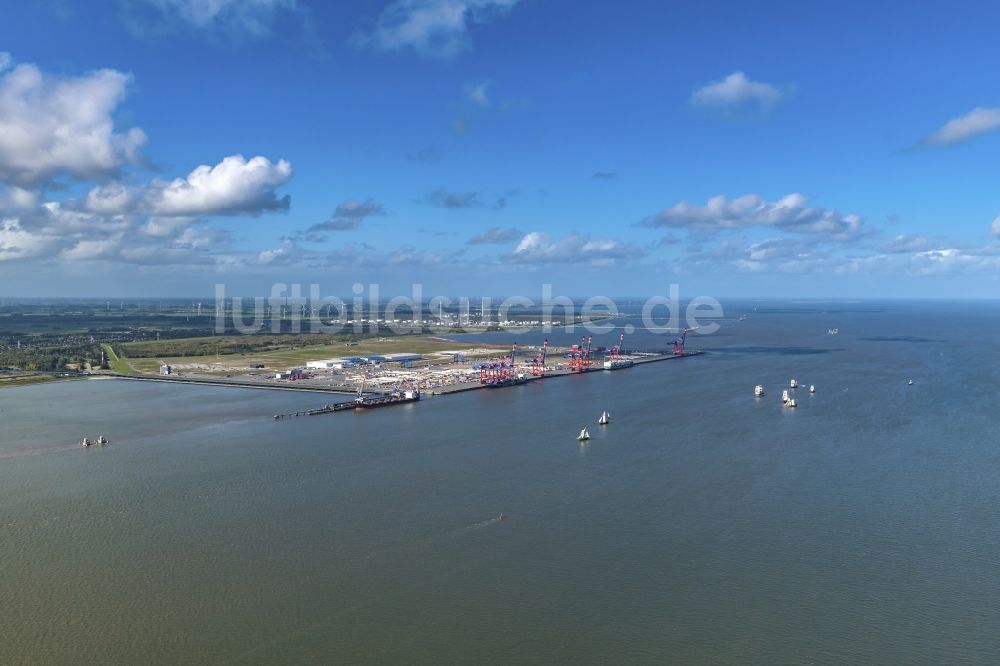 Luftbild Wilhelmshaven - Containerterminal im Containerhafen des Überseehafen JadeWeserPort ( JWP )in Wilhelmshaven im Bundesland Niedersachsen, Deutschland