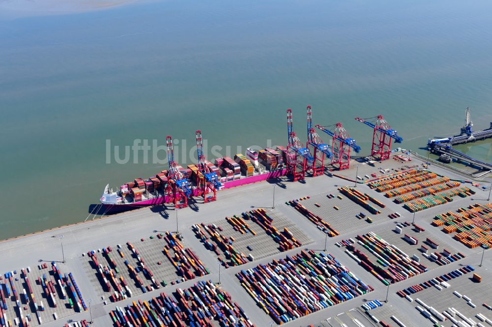 Luftbild Wilhelmshaven - Containerterminal im Containerhafen des Überseehafen JadeWeserPort ( JWP )in Wilhelmshaven im Bundesland Niedersachsen, Deutschland