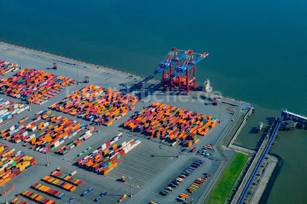 Luftaufnahme Wilhelmshaven - Containerterminal im Containerhafen des Überseehafen JadeWeserPort ( JWP )in Wilhelmshaven im Bundesland Niedersachsen, Deutschland