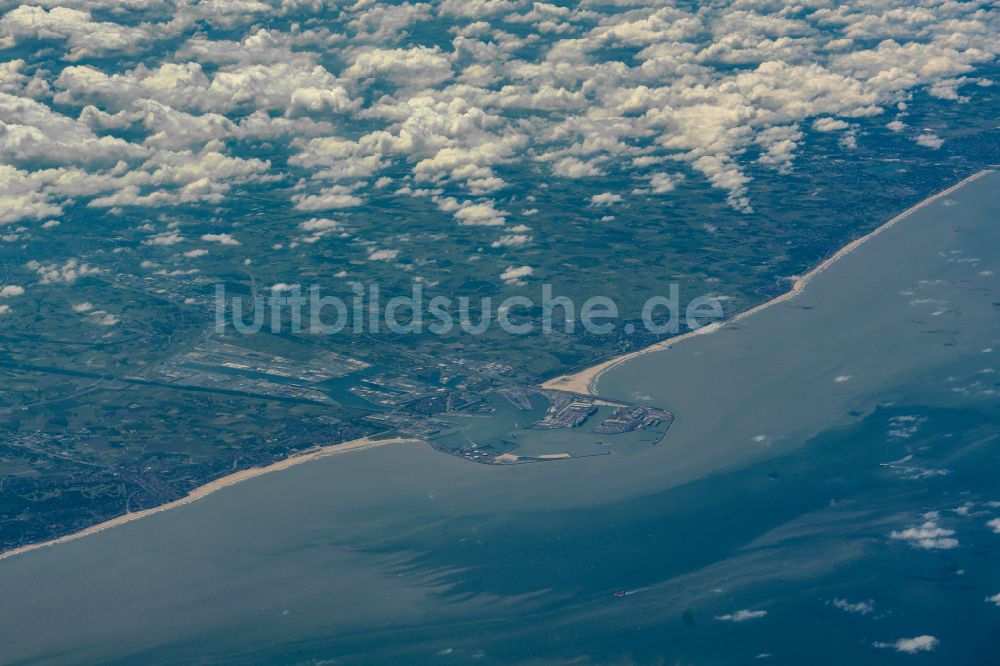 Luftaufnahme Brugge - Containerterminal im Containerhafen des Überseehafen Port of Antwerp-Bruges in Brugge in Vlaams Gewest, Belgien