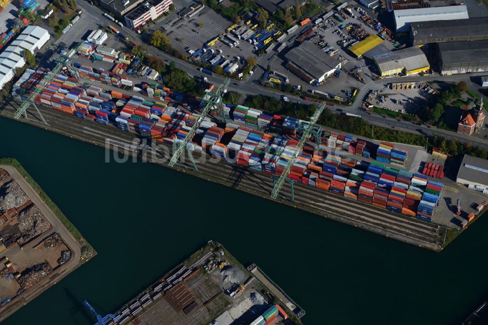 Dortmund von oben - Containerterminal im Containerhafen des Binnenhafen und Containerhafen Dortmund mit Altem Hafenamt in Dortmund im Bundesland Nordrhein-Westfalen