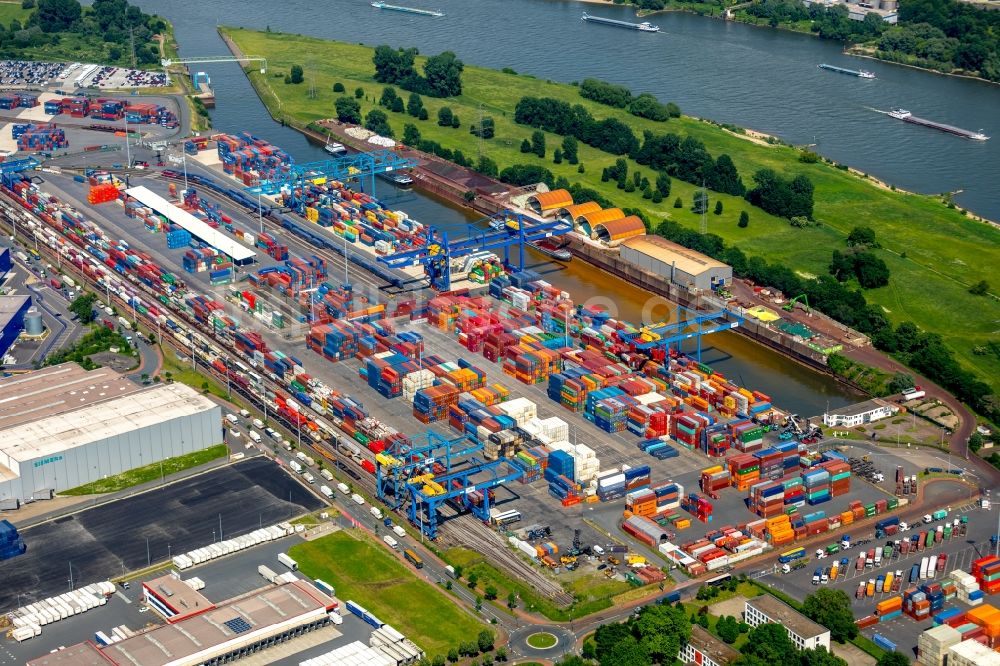 Luftbild Duisburg - Containerterminal im Containerhafen des Binnenhafen der DIT Duisburg Intermodal Terminal GmbH in Duisburg im Bundesland Nordrhein-Westfalen