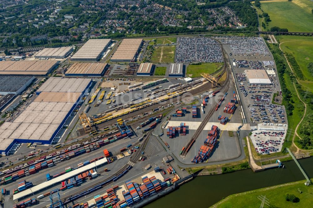 Duisburg von oben - Containerterminal im Containerhafen des Binnenhafen der DIT Duisburg Intermodal Terminal GmbH in Duisburg im Bundesland Nordrhein-Westfalen