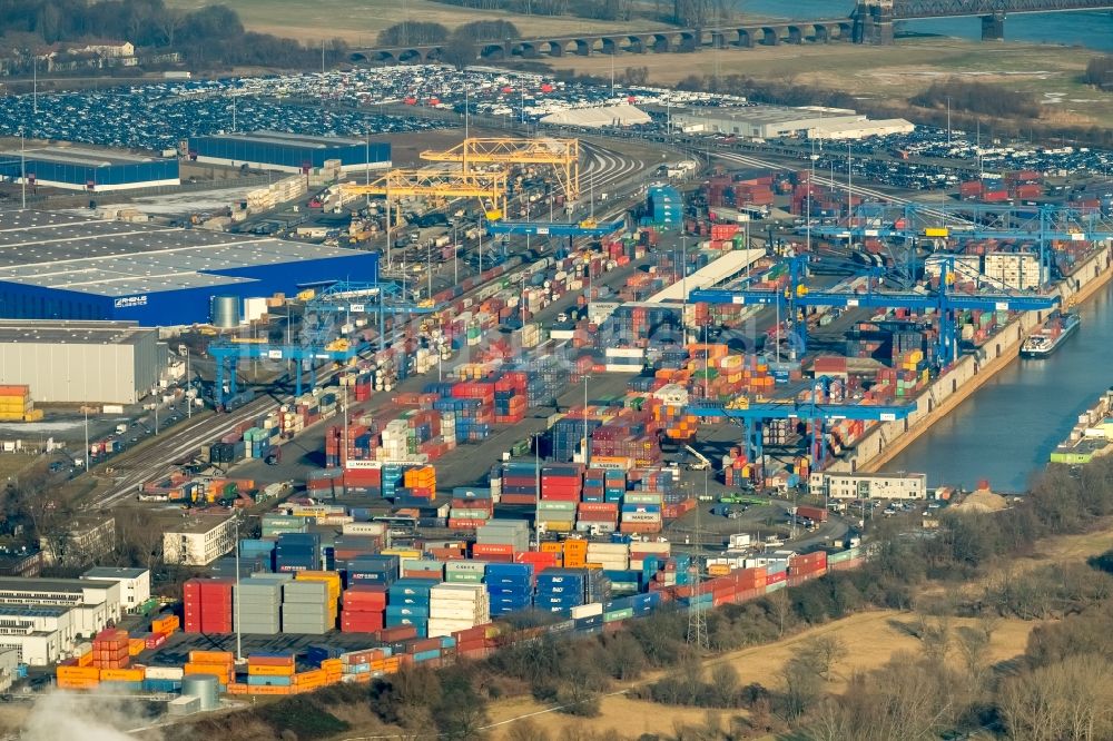 Duisburg von oben - Containerterminal im Containerhafen des Binnenhafen Duisburg Intermodal Terminal (DIT) in Duisburg im Bundesland Nordrhein-Westfalen