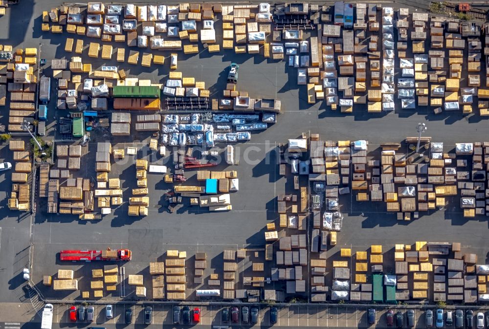 Duisburg von oben - Containerterminal im Containerhafen des Binnenhafen am Hafenkanal im Ortsteil Ruhrort in Duisburg im Bundesland Nordrhein-Westfalen, Deutschland